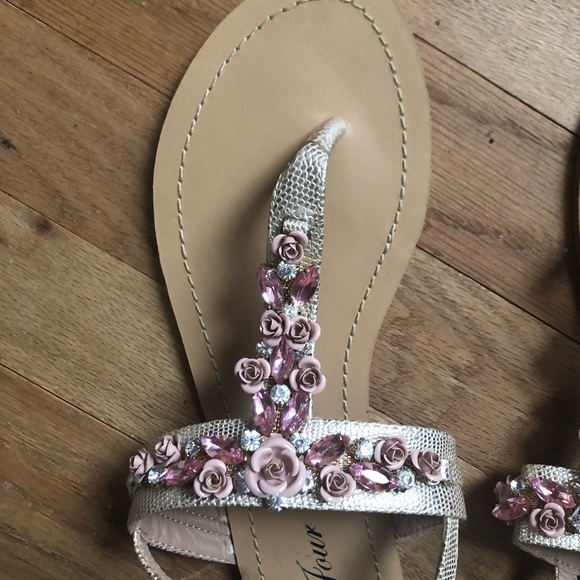 Sandals - Picture 2 of 4